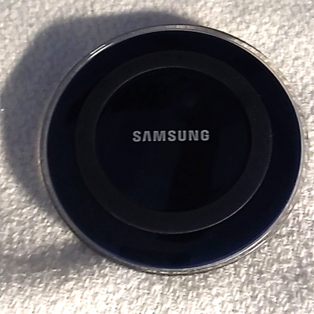 Samsung wireless charging pad